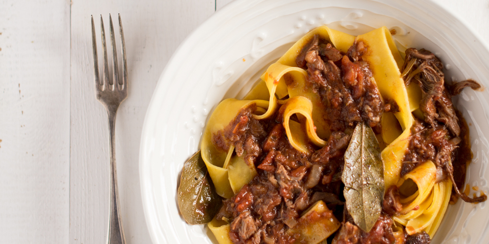 vuly-trampolines-family-slow-cooked-dinners-ragu