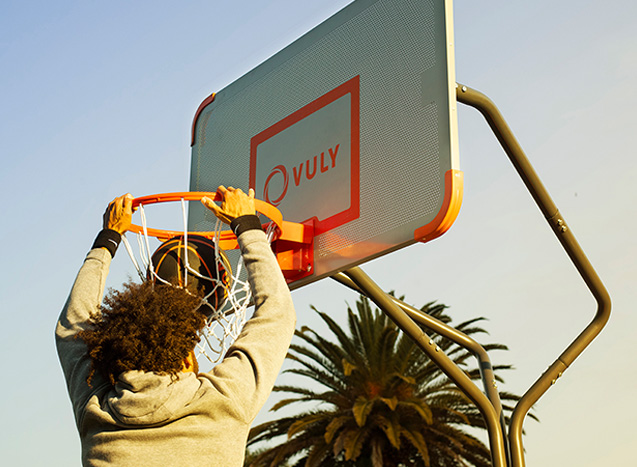 Raise or lower the basketball in seconds.